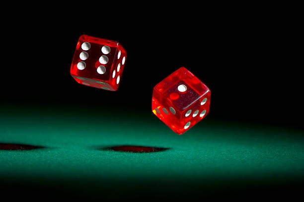 bungatoto CQ9 mobile app interface showing live-dealer tables and slot games